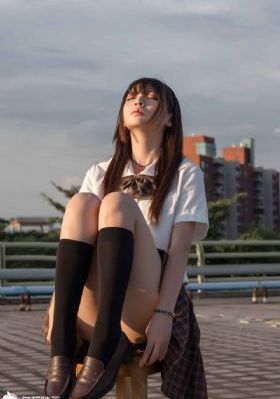 裙子下的野兽