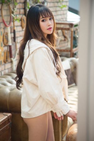 军舰上的女士兵