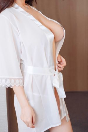 恨锁金瓶在线观看