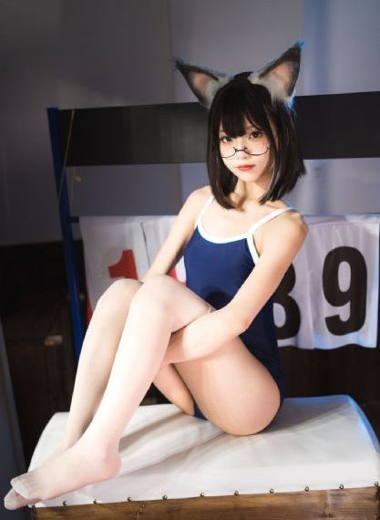 龙纹身的女孩