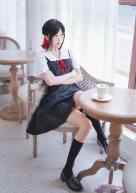 侍卫们伺候王妃np